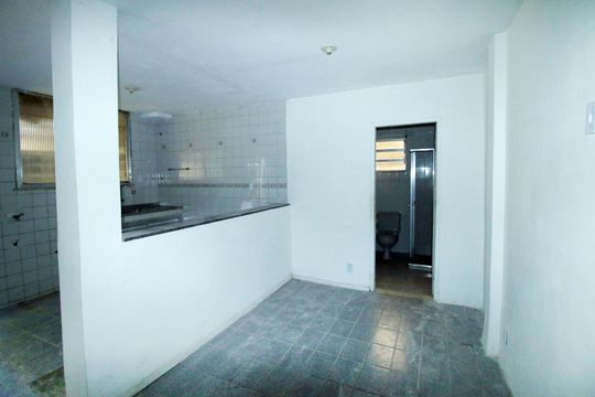 Sala de casa à venda com 2 quartos, 60m² em Penha, Rio de Janeiro