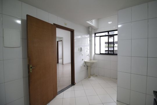 Cozinha de apartamento à venda com 2 quartos, 70m² em Taquara, Rio de Janeiro