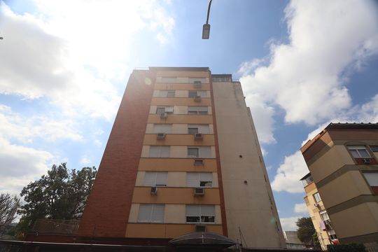Fachada do bloco de apartamento à venda com 3 quartos, 104m² em Centro, Canoas