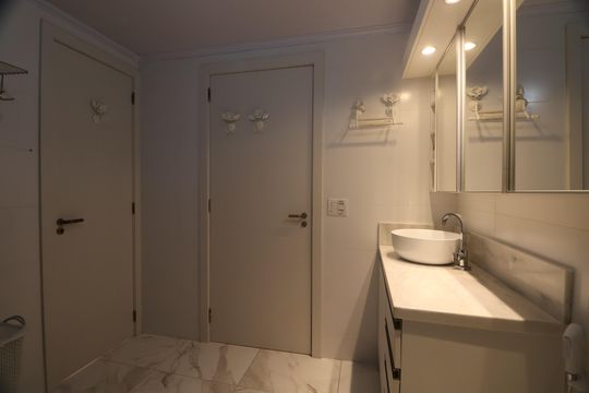 Banheiro de apartamento à venda com 3 quartos, 104m² em Centro, Canoas
