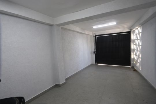 Garagem de casa à venda com 2 quartos, 140m² em Vila Prudente, São Paulo