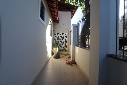 Corredor Externo de casa à venda com 2 quartos, 140m² em Vila Prudente, São Paulo
