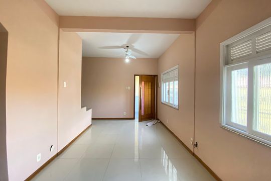 Casa à venda com 4 quartos, 217m² em Encantado, Rio de Janeiro