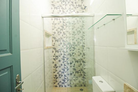 Banheiro de kitnet/studio para alugar com 1 quarto, 20m² em Nossa Senhora do O, São Paulo