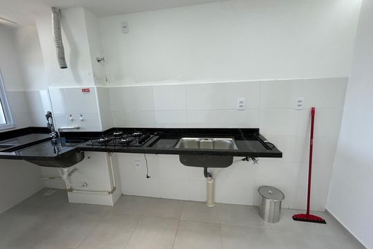 Cozinha de apartamento para alugar com 2 quartos, 45m² em Inhaúma, Rio de Janeiro