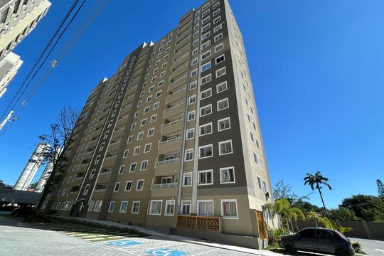 Fachada do bloco de apartamento para alugar com 2 quartos, 45m² em Inhaúma, Rio de Janeiro