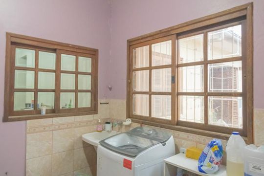 Casa à venda com 4 quartos, 227m² em Harmonia, Canoas