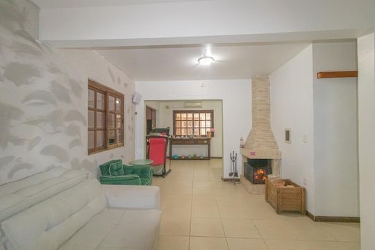 Casa à venda com 4 quartos, 227m² em Harmonia, Canoas