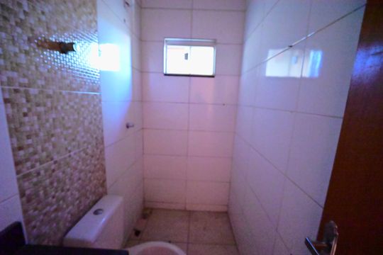 Banheiro de casa à venda com 2 quartos, 78m² em Residencial Santa Fé I, Goiânia