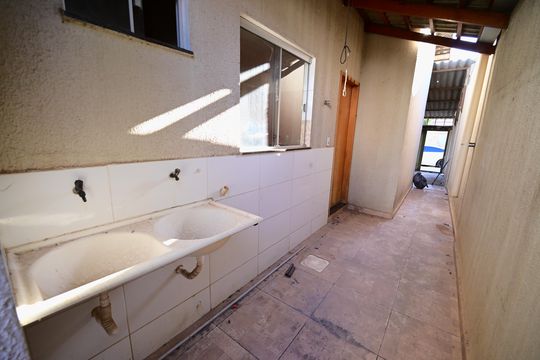 Área de serviço de casa à venda com 2 quartos, 78m² em Residencial Santa Fé I, Goiânia