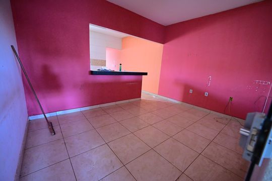 Sala de casa à venda com 2 quartos, 78m² em Residencial Santa Fé I, Goiânia
