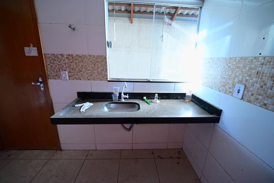 Cozinha de casa à venda com 2 quartos, 78m² em Residencial Santa Fé I, Goiânia