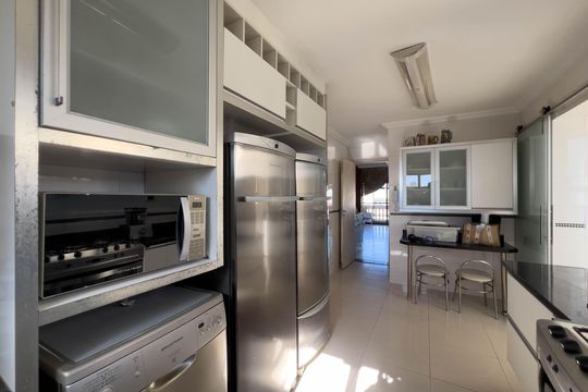 Cozinha de apartamento para alugar com 3 quartos, 252m² em Vila Monumento, São Paulo