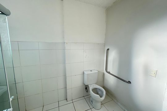 Banheiro de apartamento para alugar com 1 quarto, 45m² em Pavuna, Nilópolis