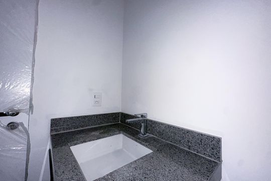 Banheiro de kitnet/studio à venda com 1 quarto, 25m² em Perdizes, São Paulo