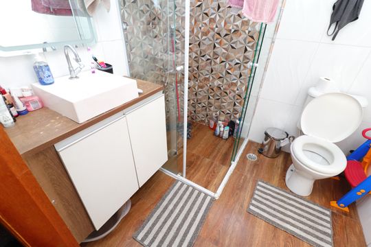 Banheiro de apartamento à venda com 2 quartos, 75m² em Conjunto Residencial José Bonifácio, São Paulo