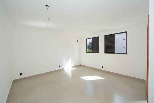 SALA/QUARTO de kitnet/studio à venda com 1 quarto, 27m² em Serra, Belo Horizonte