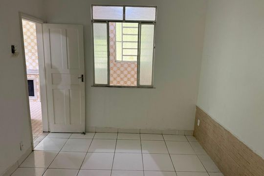 Sala de casa para alugar com 2 quartos, 200m² em Realengo, Rio de Janeiro