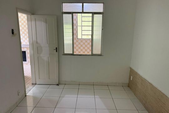 Sala de casa à venda com 2 quartos, 200m² em Realengo, Rio de Janeiro