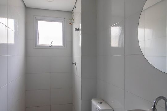 Banheiro de kitnet/studio para alugar com 0 quarto, 31m² em Jardim Bom Clima, Guarulhos