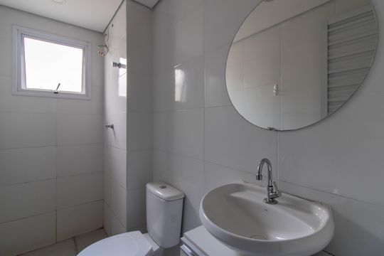 Banheiro de kitnet/studio para alugar com 0 quarto, 31m² em Jardim Bom Clima, Guarulhos
