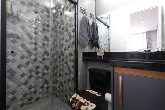 Banheiro  de apartamento à venda com 2 quartos, 40m² em Barra Funda, São Paulo