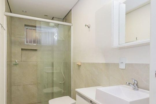 Banheiro de apartamento para alugar com 1 quarto, 35m² em Centro Histórico, Porto Alegre