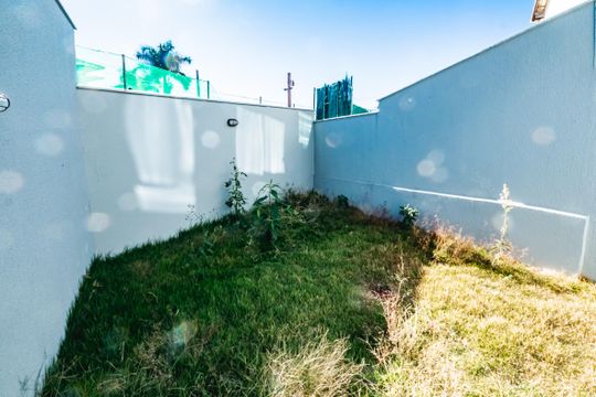 Casa à venda com 3 quartos, 175m² em Planalto, Belo Horizonte