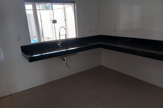 Cozinha de casa para alugar com 2 quartos, 250m² em Sítios Santa Luzia, Goiânia