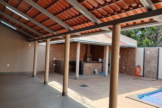 Área externa de casa para alugar com 2 quartos, 250m² em Sítios Santa Luzia, Goiânia