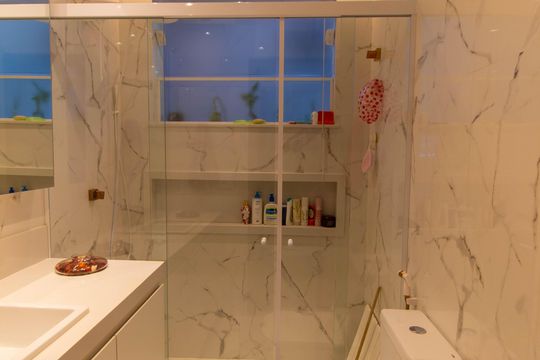 Banheiro Social de casa de condomínio à venda com 3 quartos, 120m² em Icaraí, Niterói