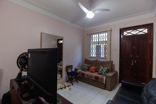 Sala de casa de condomínio à venda com 3 quartos, 120m² em Icaraí, Niterói