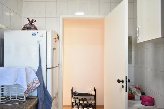 Cozinha de apartamento à venda com 2 quartos, 60m² em Parque Imperial, São Paulo