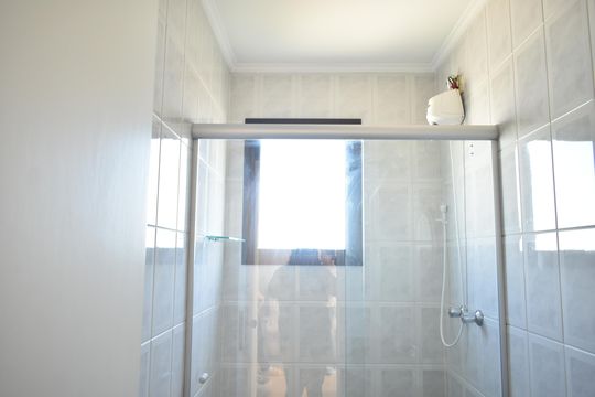 Banheiro Social de apartamento à venda com 2 quartos, 60m² em Parque Imperial, São Paulo