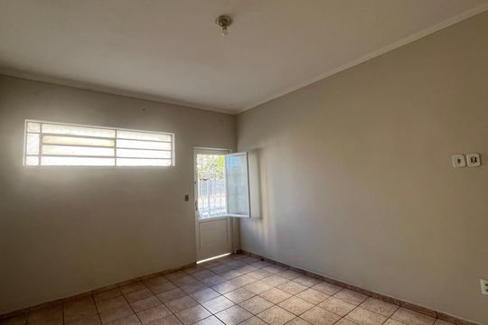 Casa para alugar com 4 quartos, 175m² em Jardim Proença, Campinas