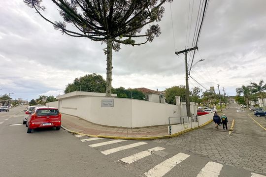 Fachada de apartamento para alugar com 1 quarto, 60m² em Canasvieiras, Florianópolis