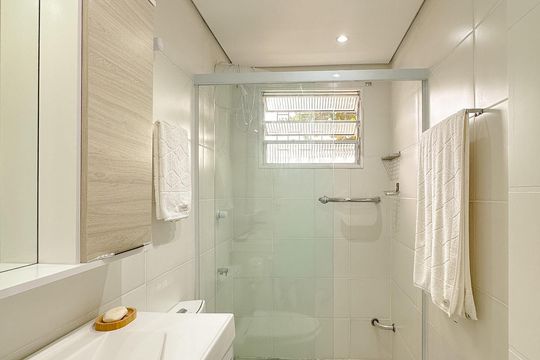 Banheiro de apartamento para alugar com 1 quarto, 60m² em Canasvieiras, Florianópolis