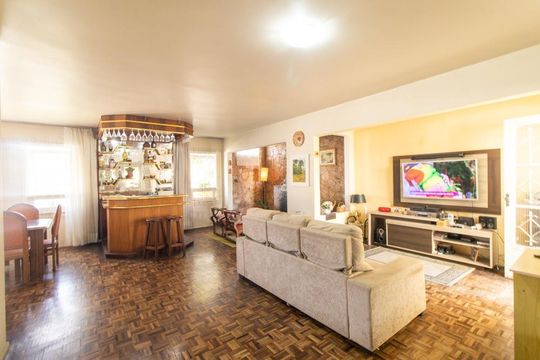 Casa à venda com 3 quartos, 360m² em Xaxim, Curitiba