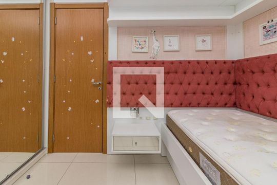 Apartamento à venda com 3 quartos, 104m² em Cavalhada, Porto Alegre