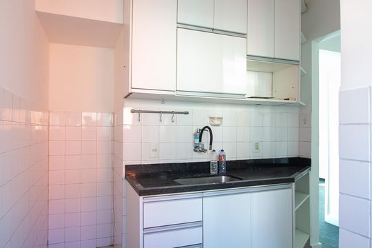 Cozinha de apartamento para alugar com 2 quartos, 45m² em Colubandê, São Gonçalo