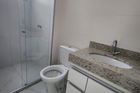 Banheiro de apartamento para alugar com 2 quartos, 184m² em Cabral, Contagem