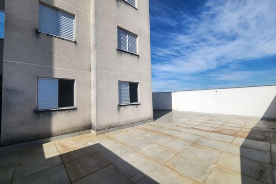 Área externa de apartamento para alugar com 2 quartos, 184m² em Cabral, Contagem