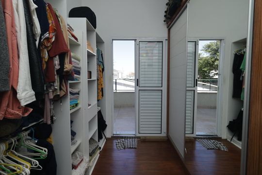 Quarto 1 (Closet) de casa à venda com 4 quartos, 180m² em Jardim da Gloria, São Paulo