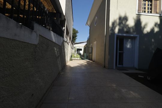 Garagem de casa à venda com 4 quartos, 180m² em Jardim da Gloria, São Paulo