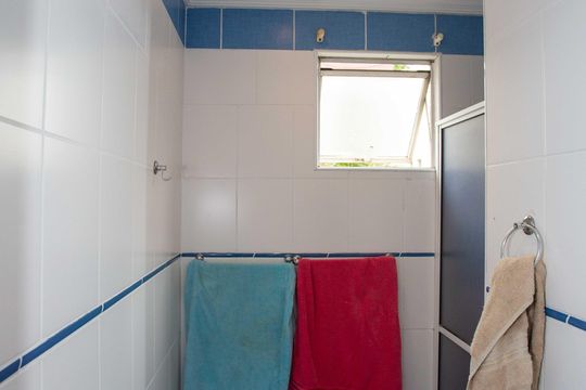 Banheiro de apartamento à venda com 2 quartos, 48m² em Conceição, Diadema