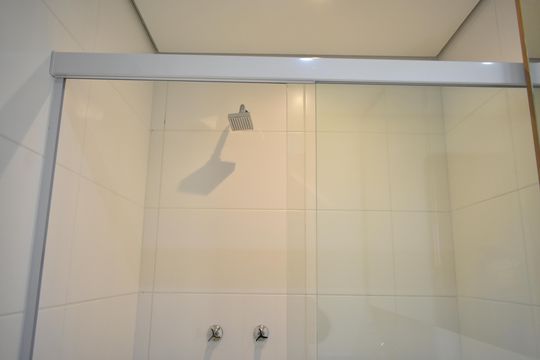 Banheiro Social de apartamento para alugar com 2 quartos, 54m² em São Judas, São Paulo