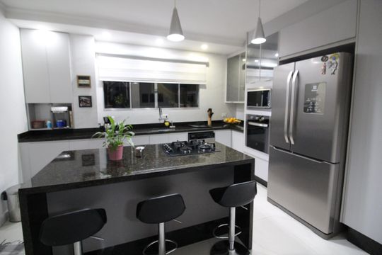 Cozinha de casa à venda com 3 quartos, 300m² em Vila Lageado, São Paulo