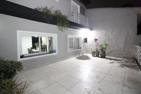 Varanda de casa à venda com 3 quartos, 300m² em Vila Lageado, São Paulo