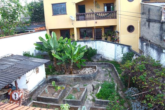 Quintal de casa à venda com 3 quartos, 428m² em Goiânia, Belo Horizonte