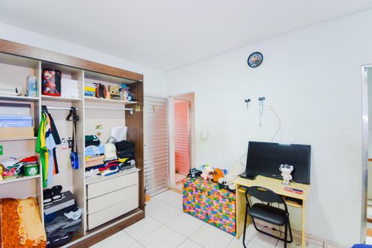 Suíte 1 de casa para alugar com 2 quartos, 125m² em Jardim Presidente Dutra, Guarulhos